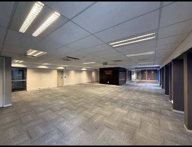 762M² OFFICE TO LET IN FORESHORE